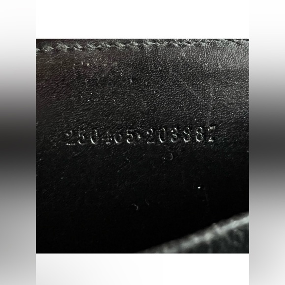 GUCCI EMBOSSED BLACK LEATHER SIGNATURE DIAMANTE ZIP-AROUND CARD CASE WALLET EUC - Picture 11 of 12